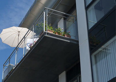 balcon-aluminium-Montréal / Fibre de Verre Montréal situé à ville Saint-Laurent